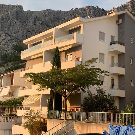 Apartments Beverly オミシュ エクステリア 写真