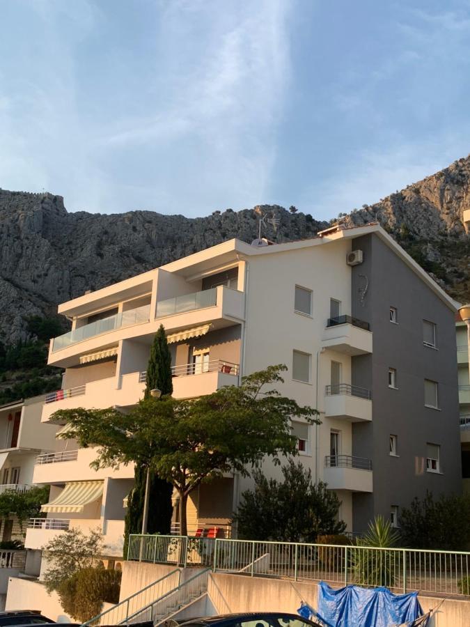 Apartments Beverly オミシュ エクステリア 写真