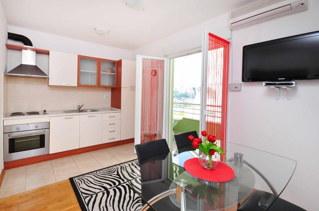Apartments Beverly オミシュ エクステリア 写真
