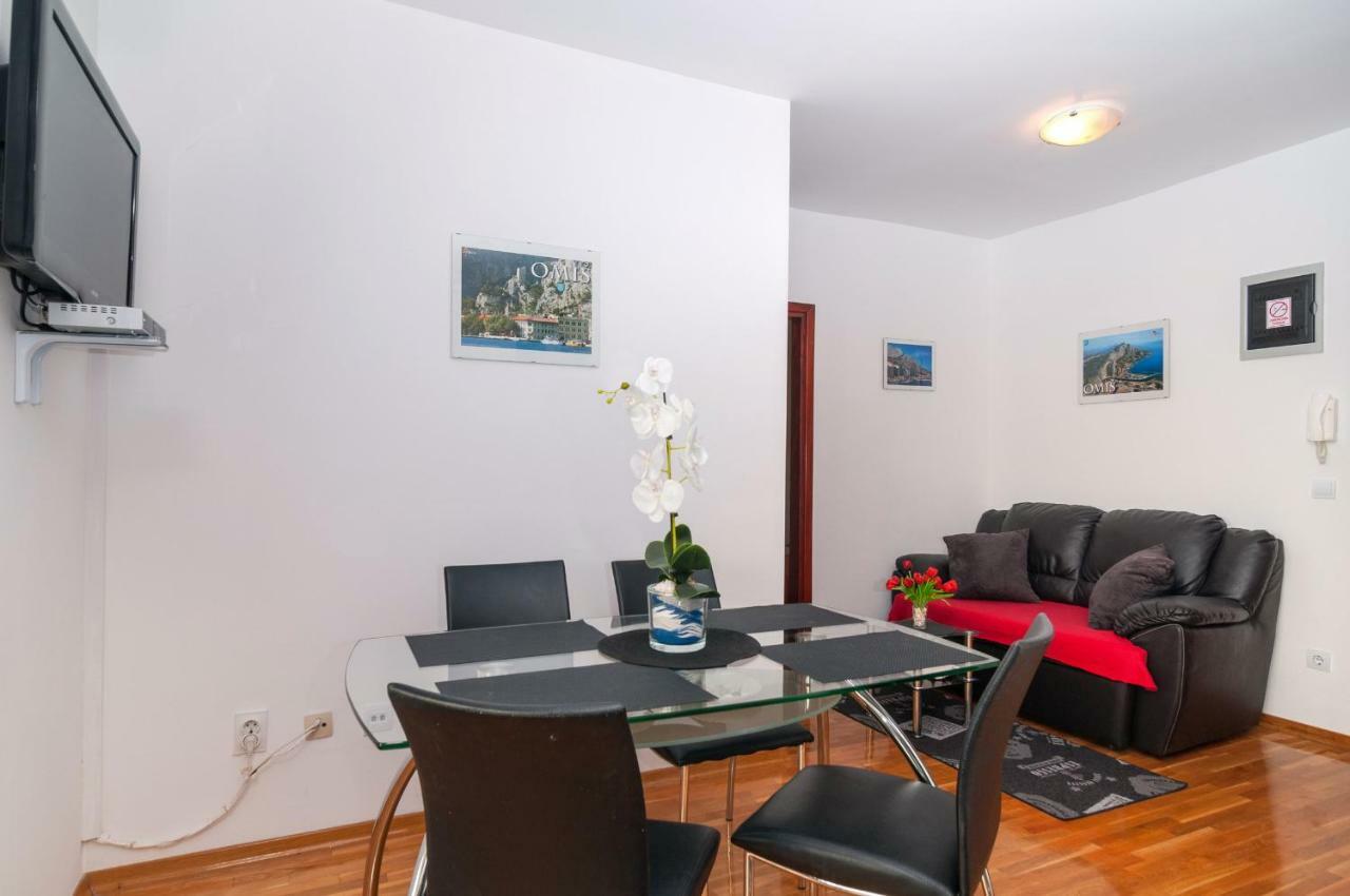 Apartments Beverly オミシュ エクステリア 写真